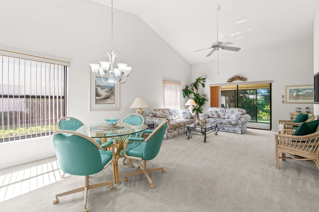 For Sale: $329,900 (2 beds, 2 baths, 1638 Square Feet)