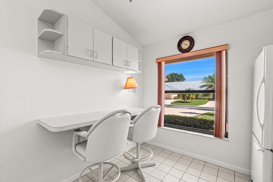 For Sale: $329,900 (2 beds, 2 baths, 1638 Square Feet)