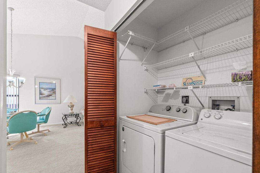 For Sale: $329,900 (2 beds, 2 baths, 1638 Square Feet)