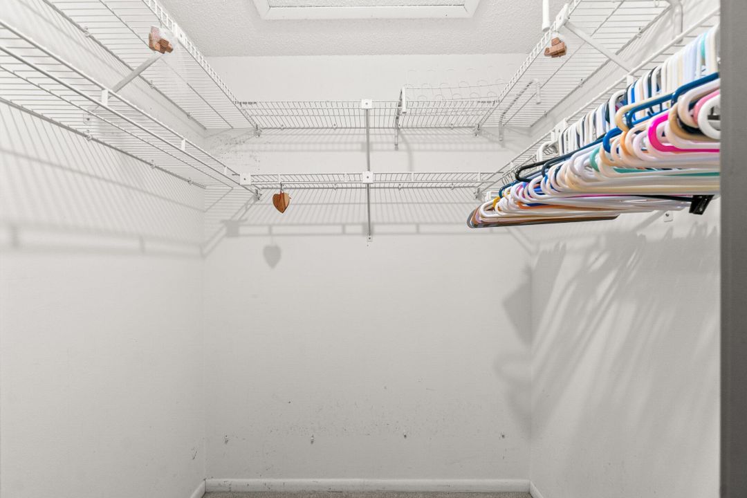 For Sale: $329,900 (2 beds, 2 baths, 1638 Square Feet)