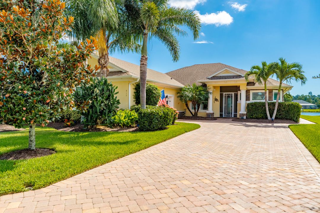 For Sale: $699,900 (4 beds, 3 baths, 2649 Square Feet)