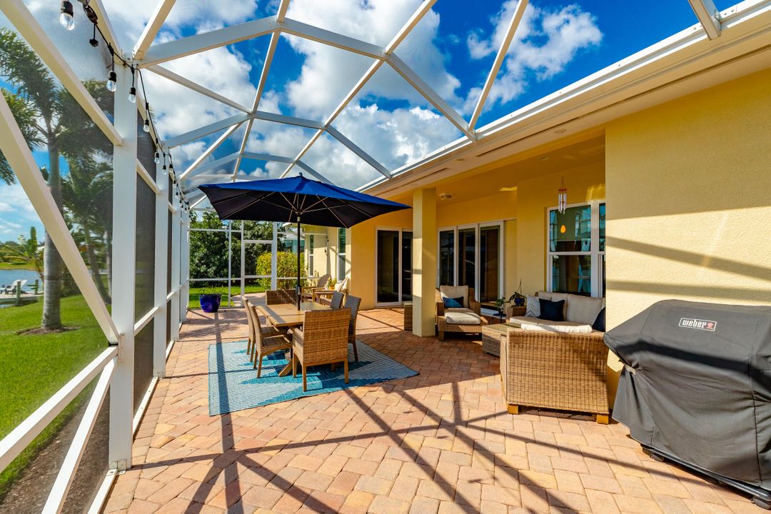 For Sale: $699,900 (4 beds, 3 baths, 2649 Square Feet)