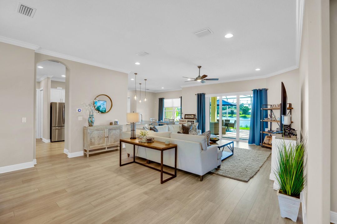 For Sale: $699,900 (4 beds, 3 baths, 2649 Square Feet)