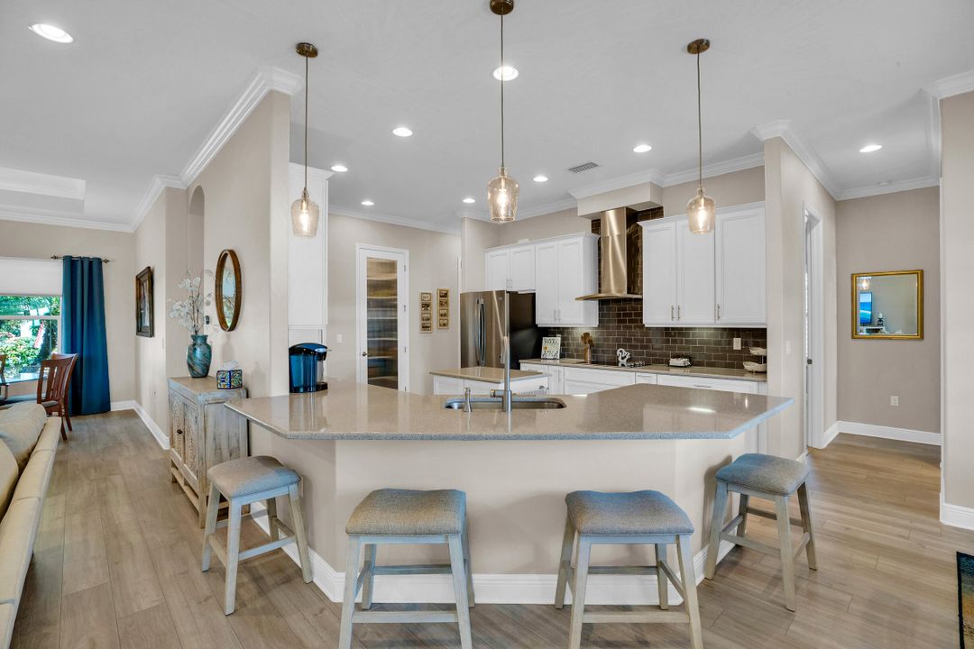 For Sale: $699,900 (4 beds, 3 baths, 2649 Square Feet)