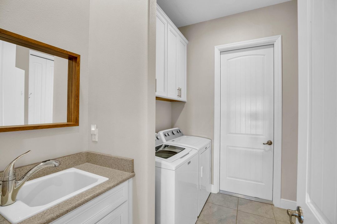 For Sale: $699,900 (4 beds, 3 baths, 2649 Square Feet)