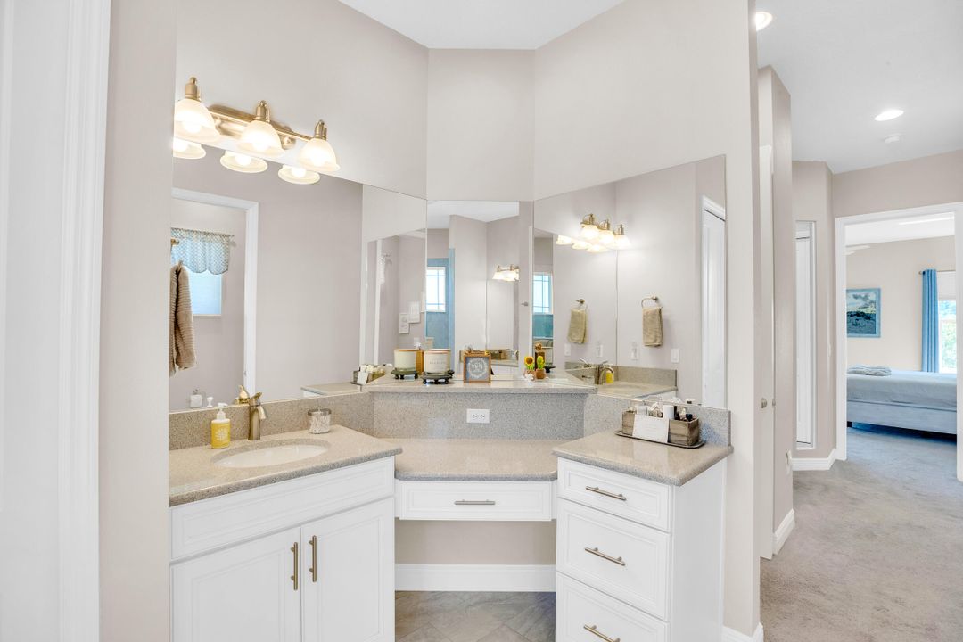 For Sale: $699,900 (4 beds, 3 baths, 2649 Square Feet)