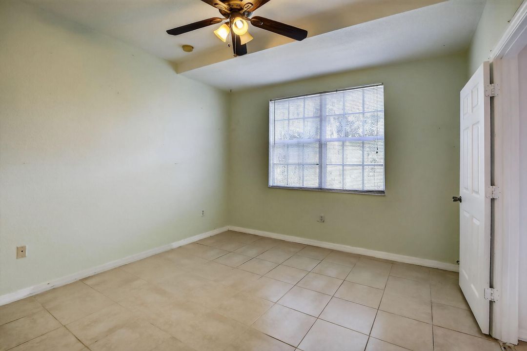 合同活跃: $330,000 (3 贝兹, 2 浴室, 1210 平方英尺)