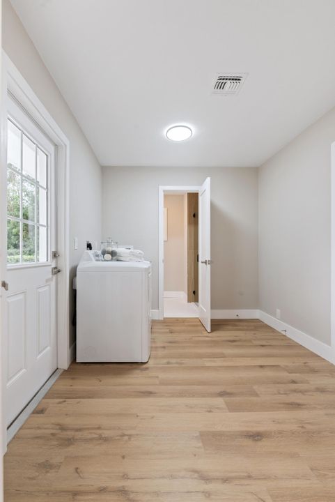 For Sale: $1,920,000 (4 beds, 4 baths, 3297 Square Feet)