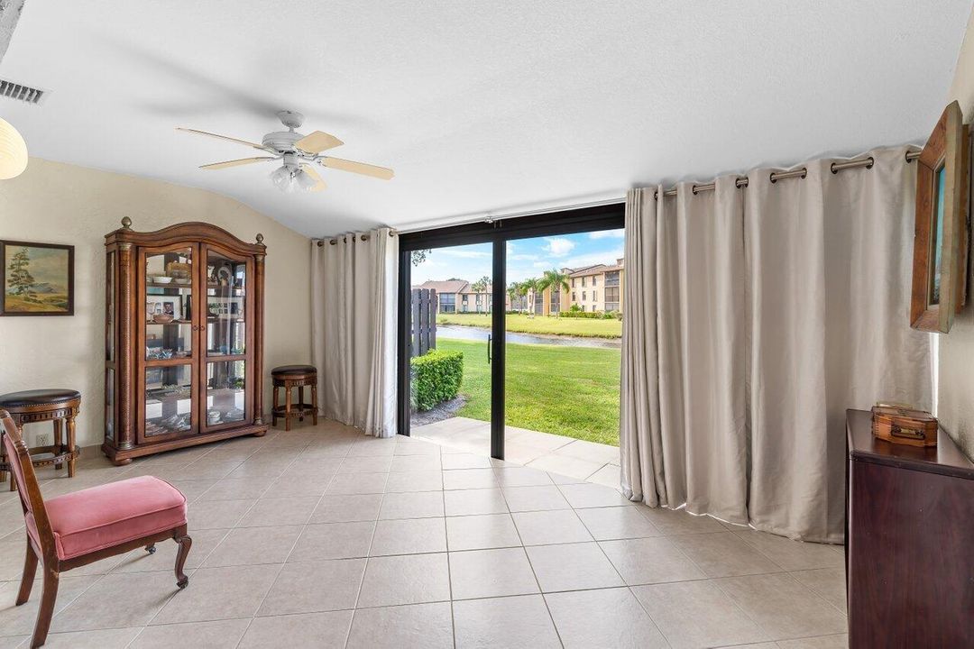 For Sale: $299,000 (2 beds, 2 baths, 1370 Square Feet)