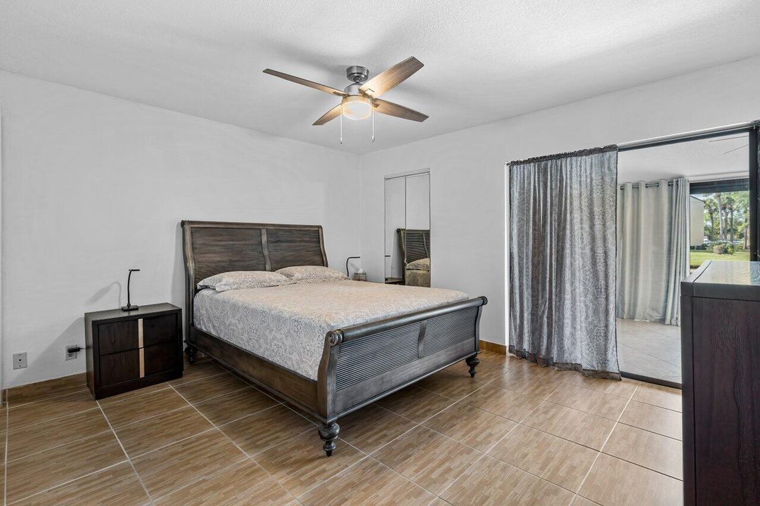 For Sale: $299,000 (2 beds, 2 baths, 1370 Square Feet)