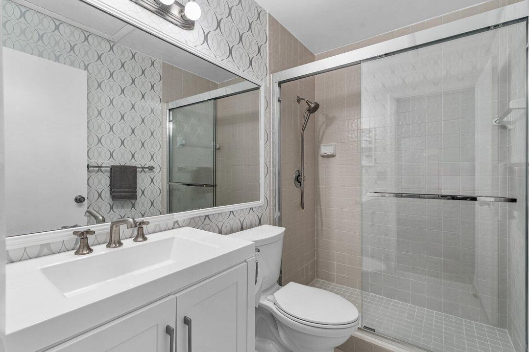 For Sale: $299,000 (2 beds, 2 baths, 1370 Square Feet)