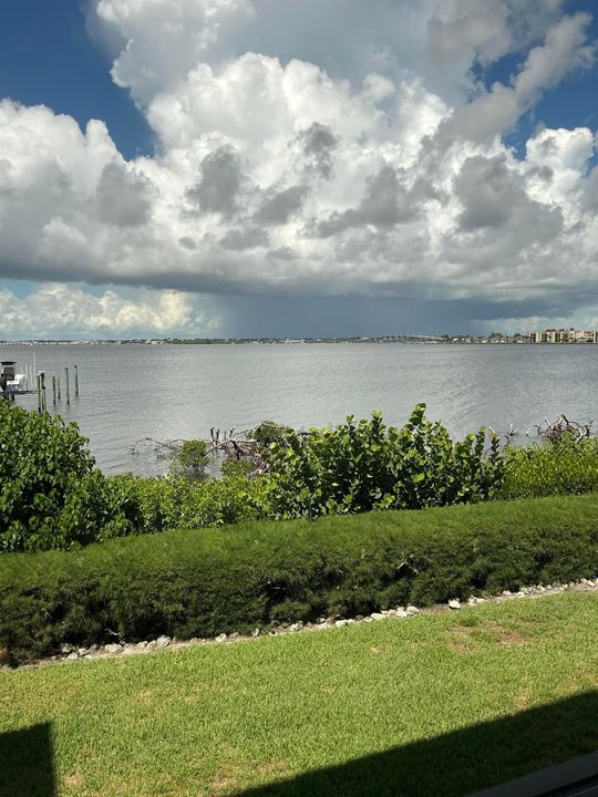 最近租的: $3,100 (2 贝兹, 2 浴室, 1204 平方英尺)