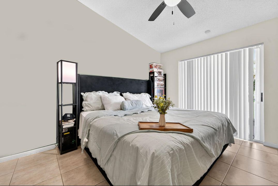 Activo con contrato: $325,000 (2 camas, 2 baños, 1044 Pies cuadrados)