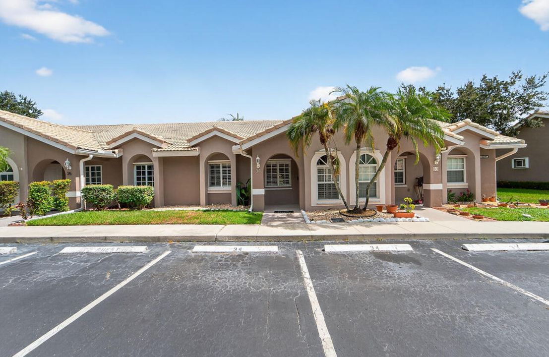 Activo con contrato: $325,000 (2 camas, 2 baños, 1044 Pies cuadrados)