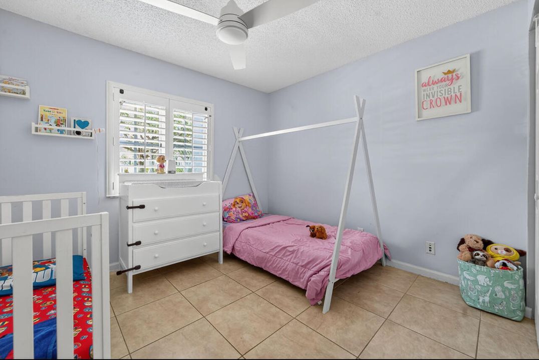 Activo con contrato: $325,000 (2 camas, 2 baños, 1044 Pies cuadrados)