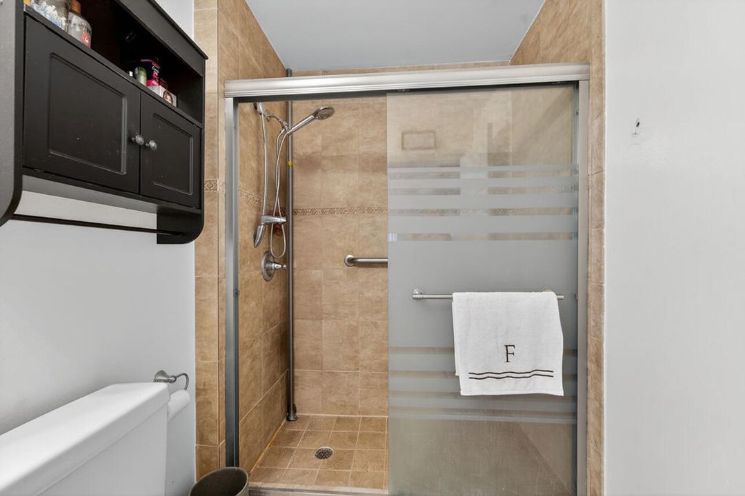 Activo con contrato: $325,000 (2 camas, 2 baños, 1044 Pies cuadrados)