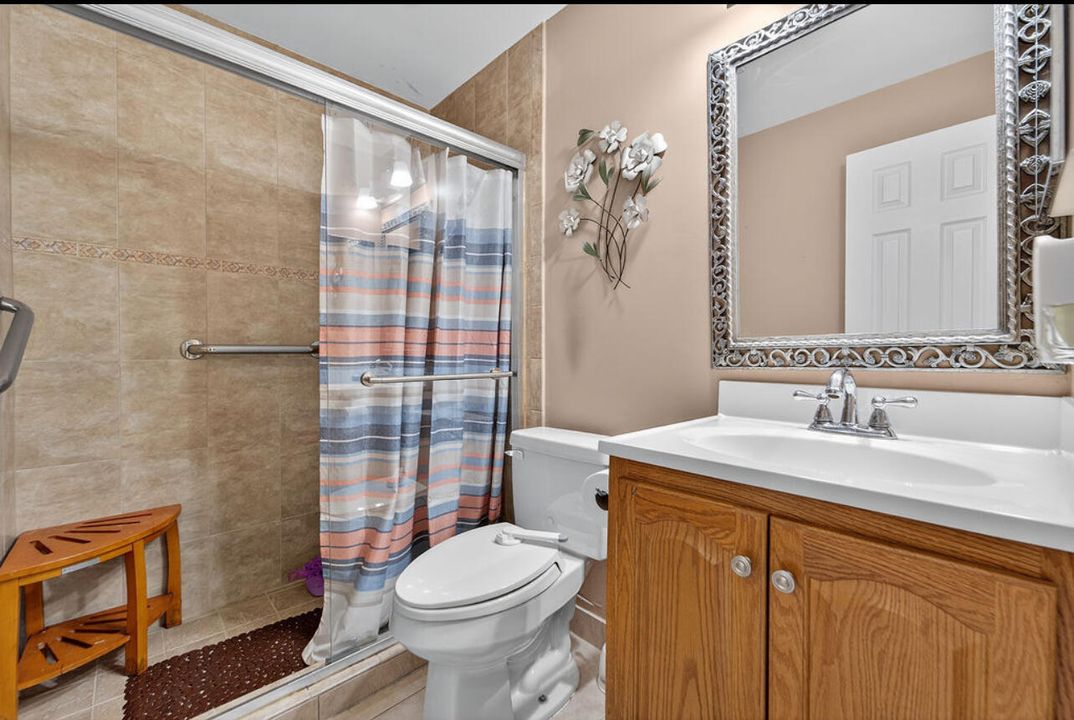 Activo con contrato: $325,000 (2 camas, 2 baños, 1044 Pies cuadrados)