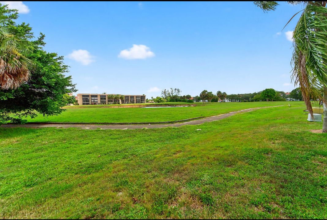 Activo con contrato: $325,000 (2 camas, 2 baños, 1044 Pies cuadrados)