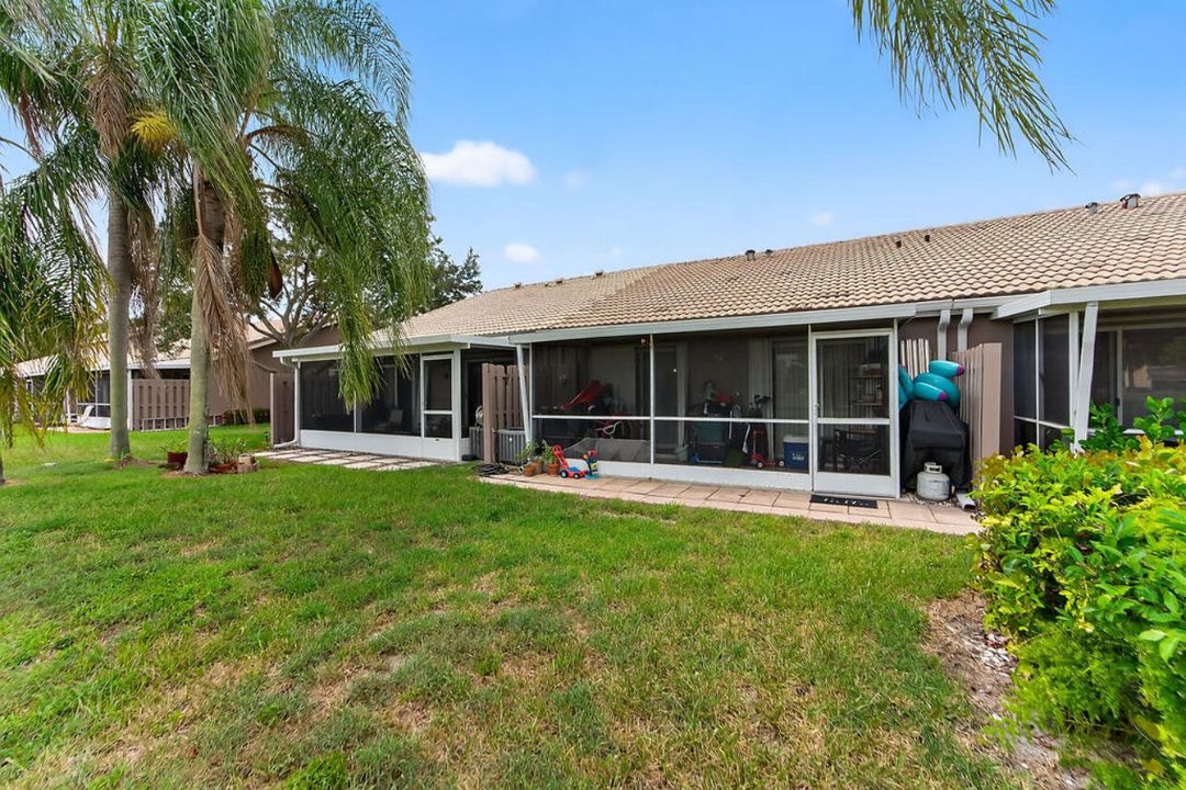 Activo con contrato: $325,000 (2 camas, 2 baños, 1044 Pies cuadrados)