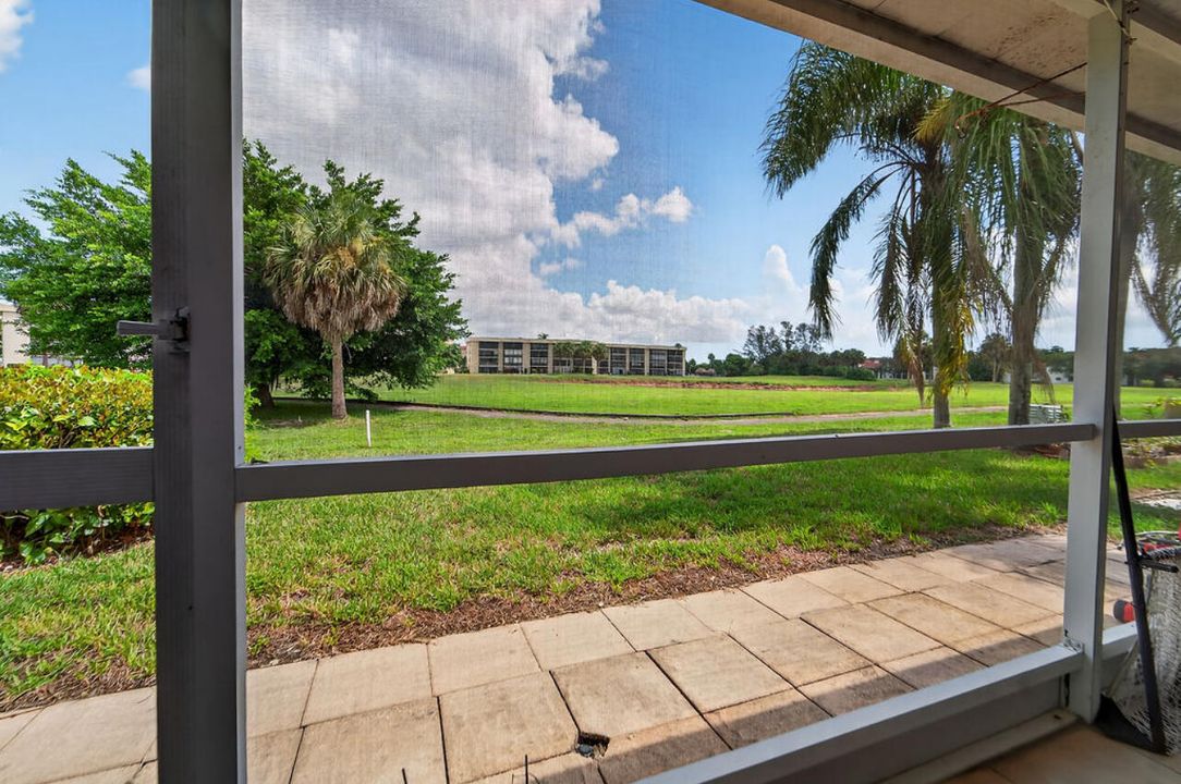 Activo con contrato: $325,000 (2 camas, 2 baños, 1044 Pies cuadrados)