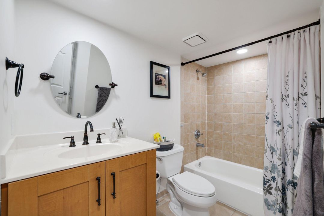 合同活跃: $399,000 (3 贝兹, 3 浴室, 1438 平方英尺)