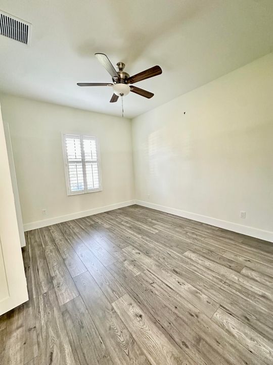 Activo con contrato: $525,000 (4 camas, 3 baños, 1932 Pies cuadrados)