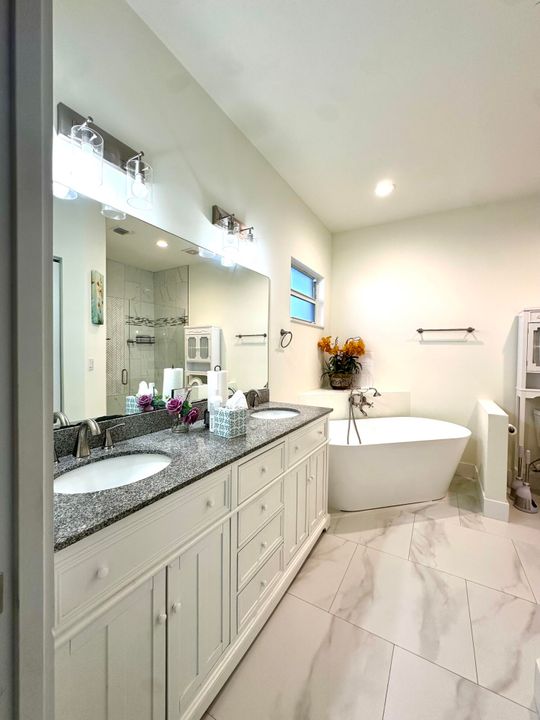 Activo con contrato: $525,000 (4 camas, 3 baños, 1932 Pies cuadrados)