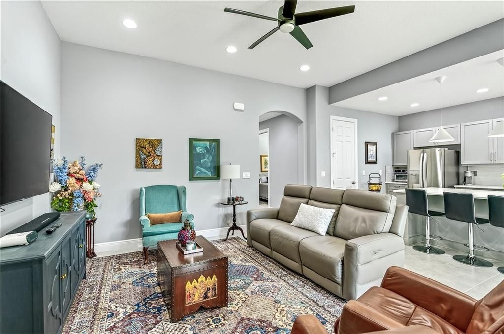 Activo con contrato: $350,000 (3 camas, 2 baños, 1664 Pies cuadrados)