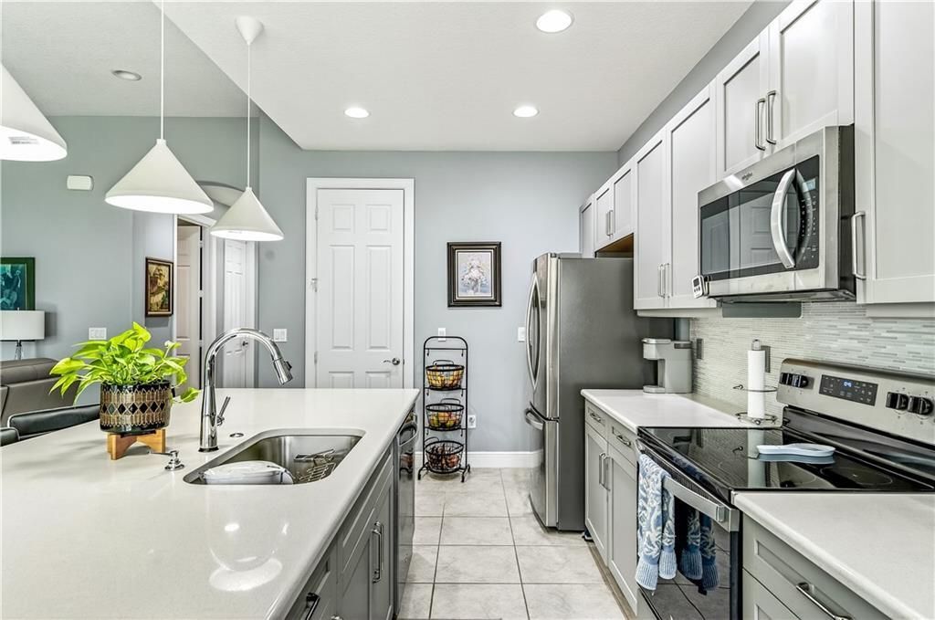 Activo con contrato: $350,000 (3 camas, 2 baños, 1664 Pies cuadrados)