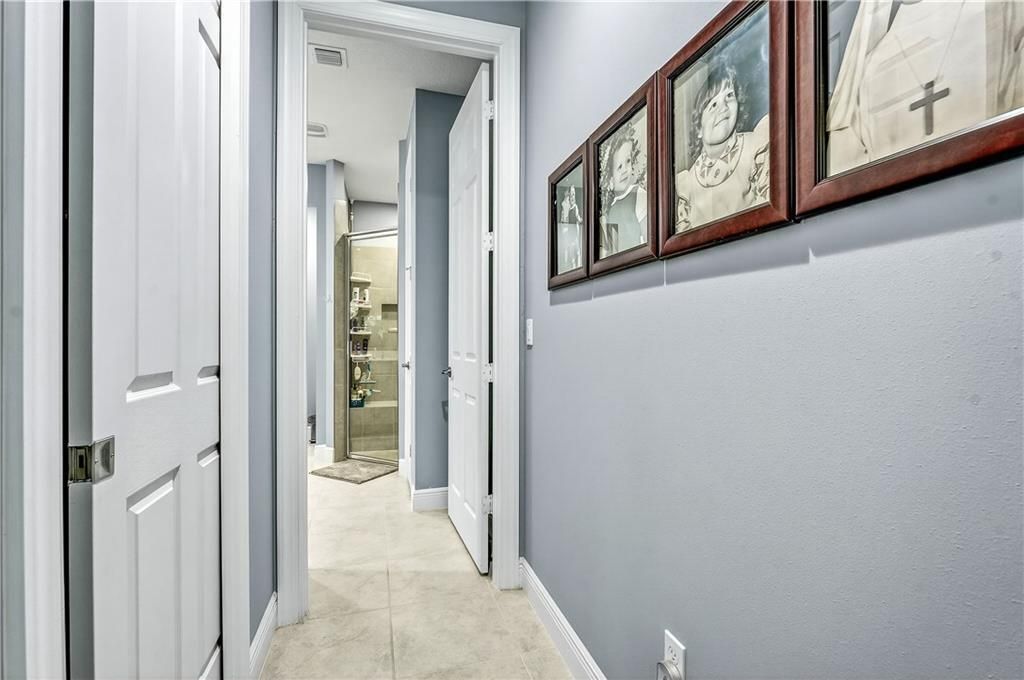 Activo con contrato: $350,000 (3 camas, 2 baños, 1664 Pies cuadrados)