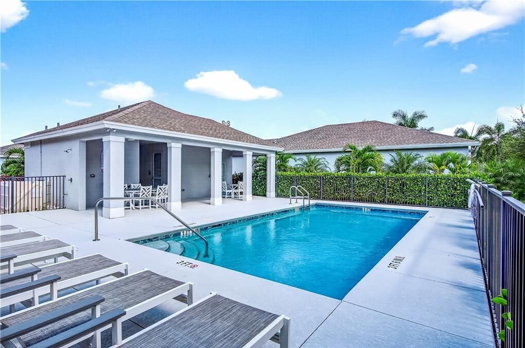 Activo con contrato: $350,000 (3 camas, 2 baños, 1664 Pies cuadrados)