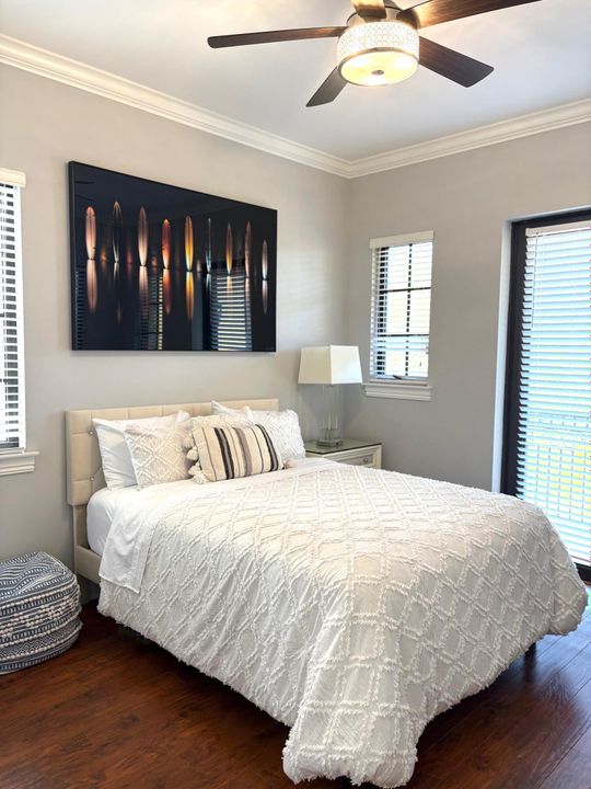 For Sale: $1,925,000 (6 beds, 4 baths, 4707 Square Feet)