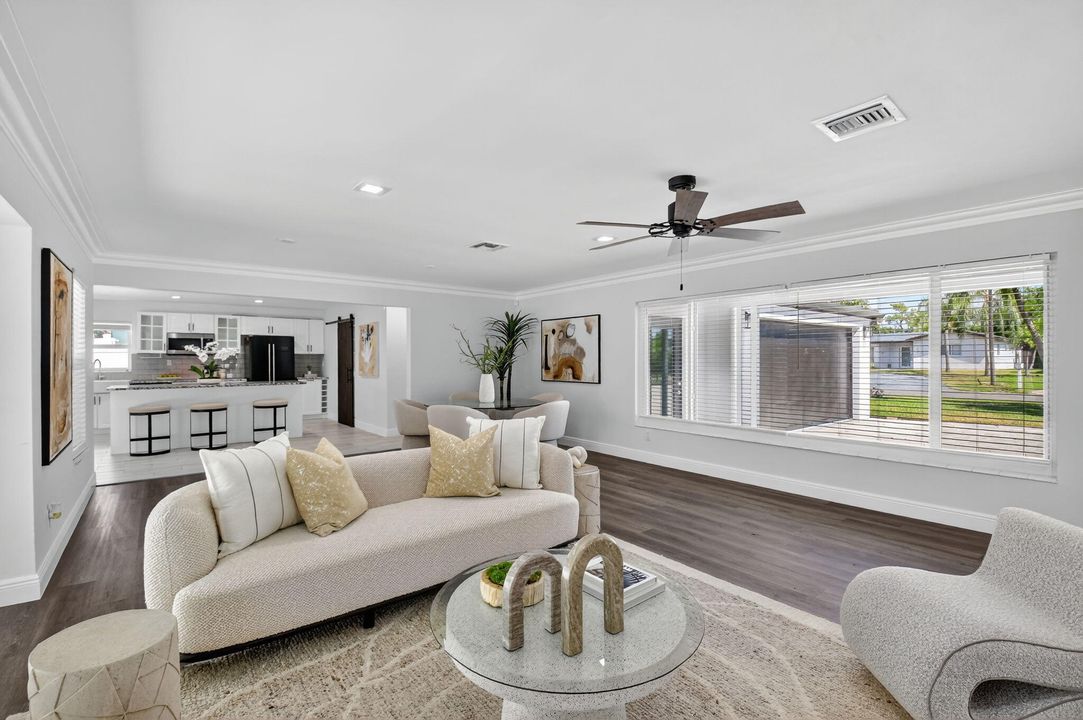 合同活跃: $975,000 (3 贝兹, 2 浴室, 1908 平方英尺)