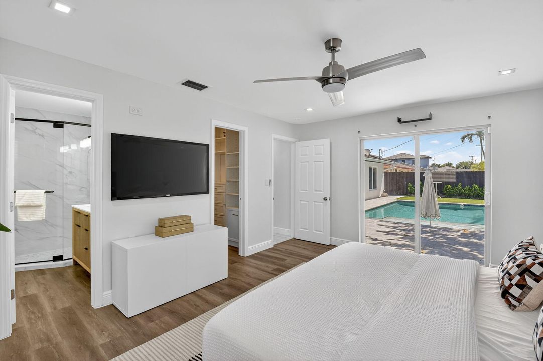 合同活跃: $975,000 (3 贝兹, 2 浴室, 1908 平方英尺)