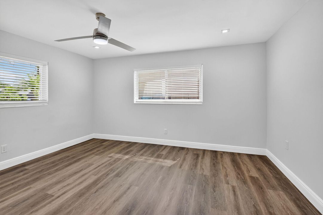 合同活跃: $975,000 (3 贝兹, 2 浴室, 1908 平方英尺)