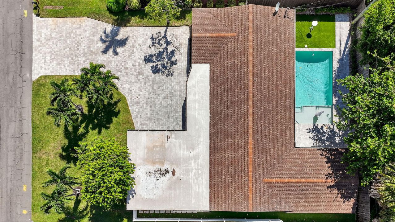 合同活跃: $975,000 (3 贝兹, 2 浴室, 1908 平方英尺)