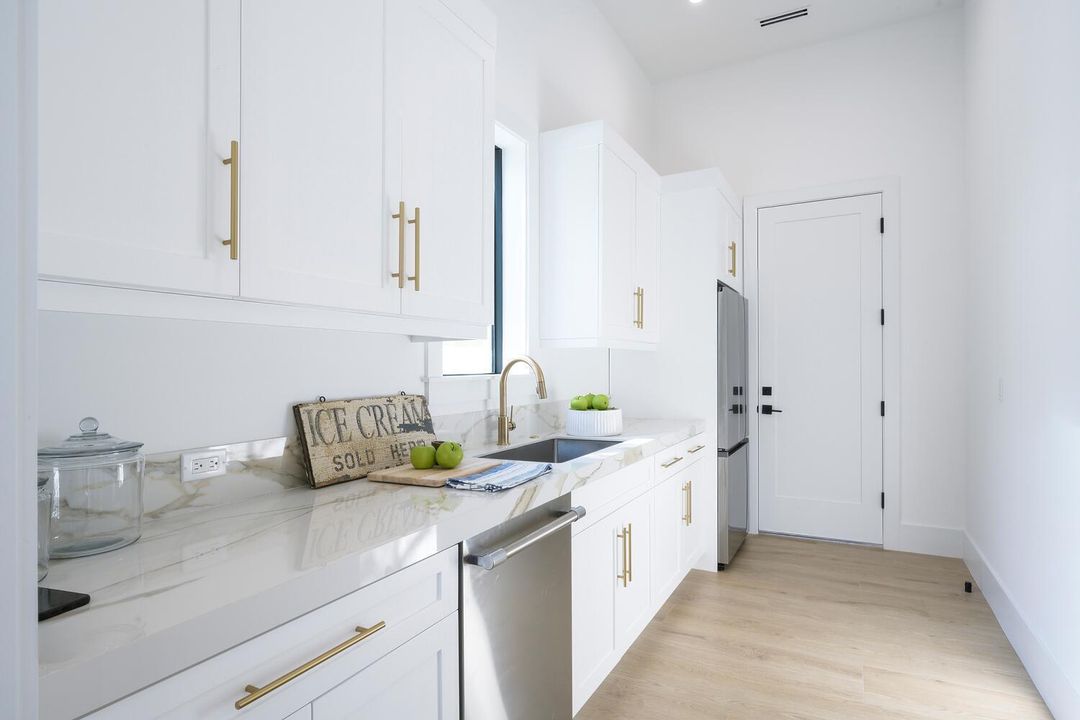 待售: $7,950,000 (5 贝兹, 5 浴室, 5686 平方英尺)