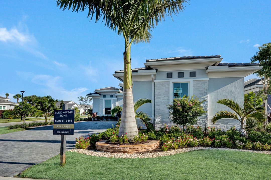 Под контрактом: $1,069,000 (3 спален, 3 ванн, 2628 Квадратных фут)