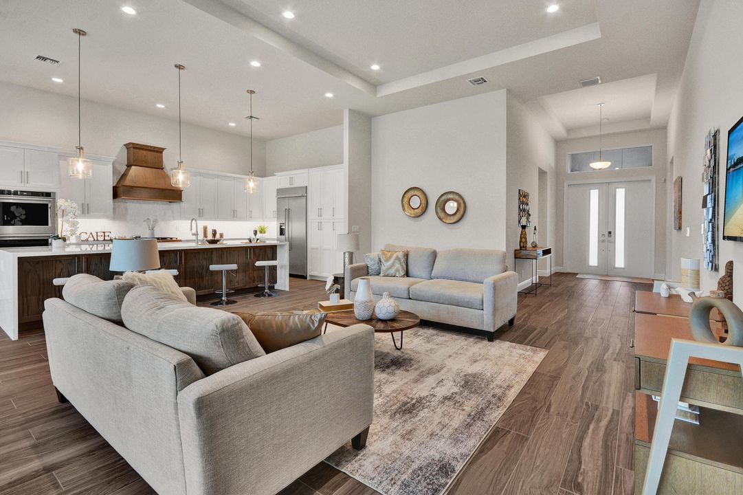 Под контрактом: $1,069,000 (3 спален, 3 ванн, 2628 Квадратных фут)