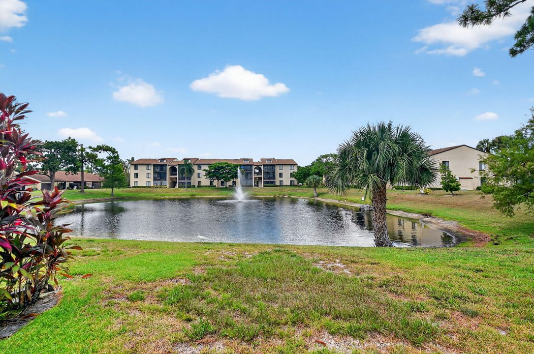 待售: $275,000 (2 贝兹, 2 浴室, 1370 平方英尺)