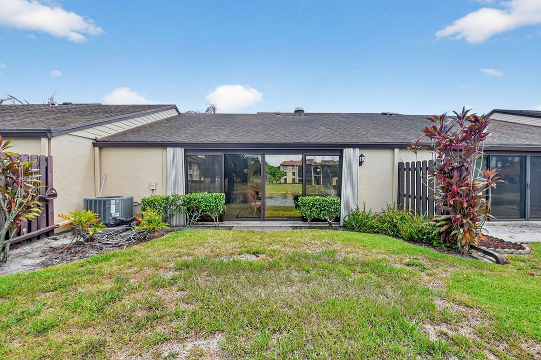 待售: $275,000 (2 贝兹, 2 浴室, 1370 平方英尺)