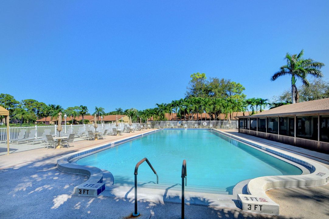 待售: $275,000 (2 贝兹, 2 浴室, 1370 平方英尺)