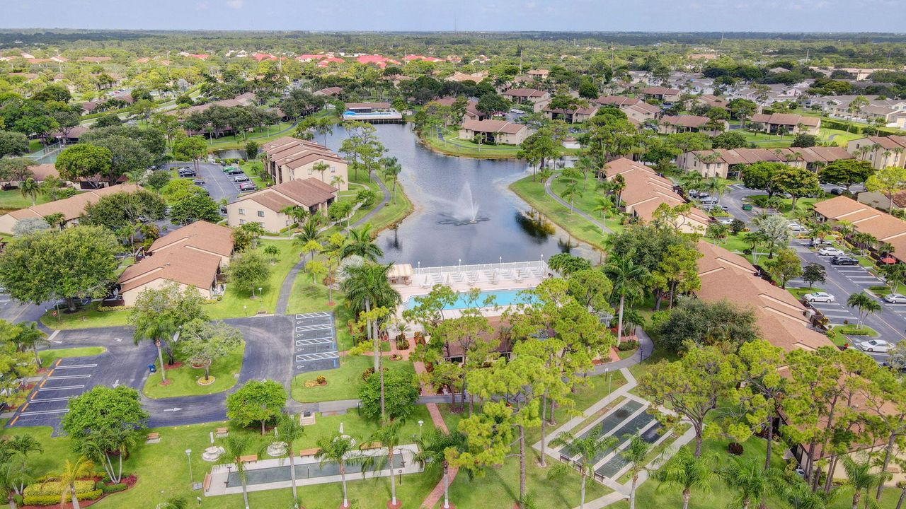 待售: $275,000 (2 贝兹, 2 浴室, 1370 平方英尺)