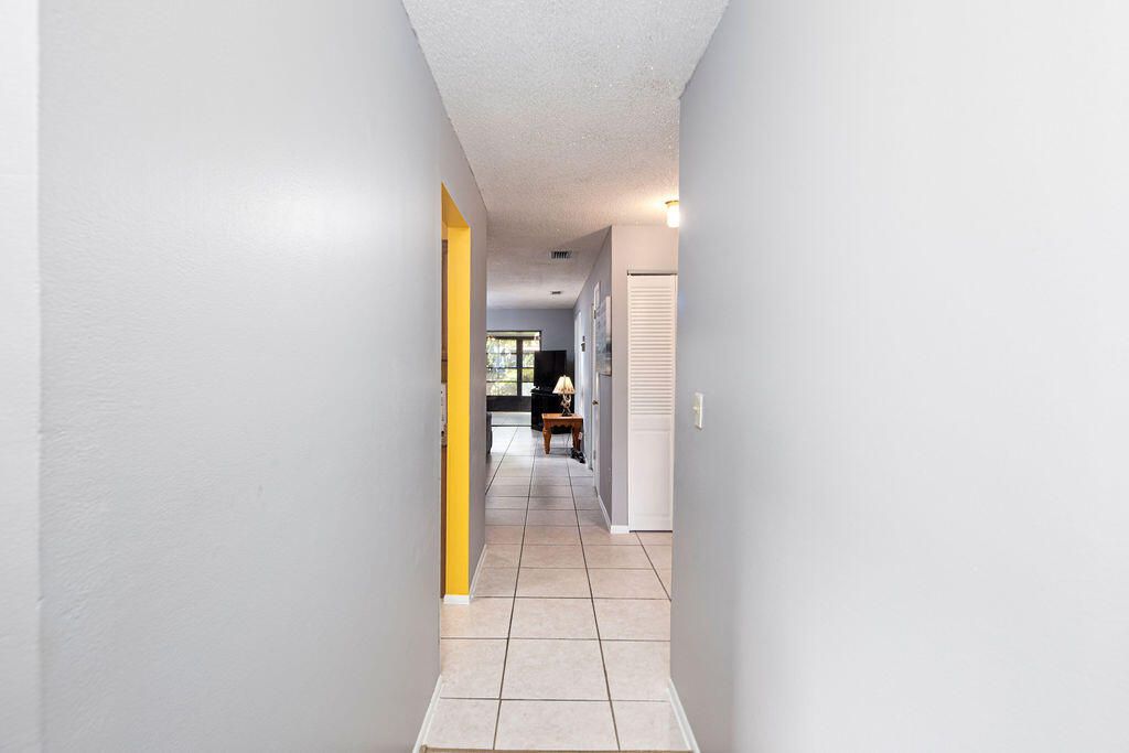 待售: $158,000 (2 贝兹, 2 浴室, 1078 平方英尺)