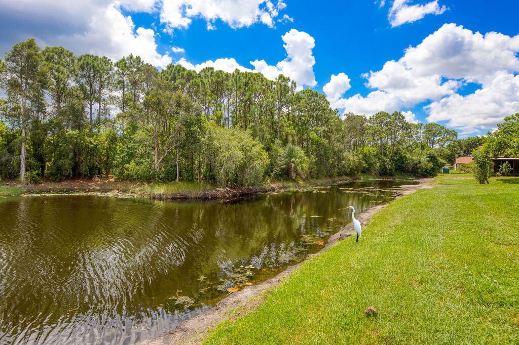 待售: $158,000 (2 贝兹, 2 浴室, 1078 平方英尺)