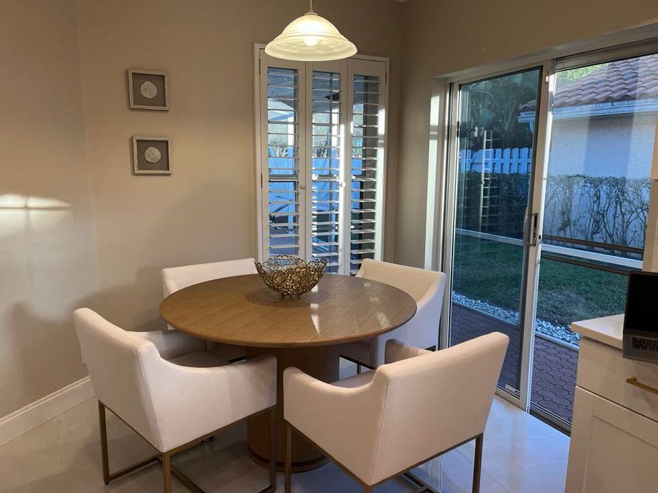 Под контрактом: $7,000 (3 спален, 2 ванн, 1638 Квадратных фут)