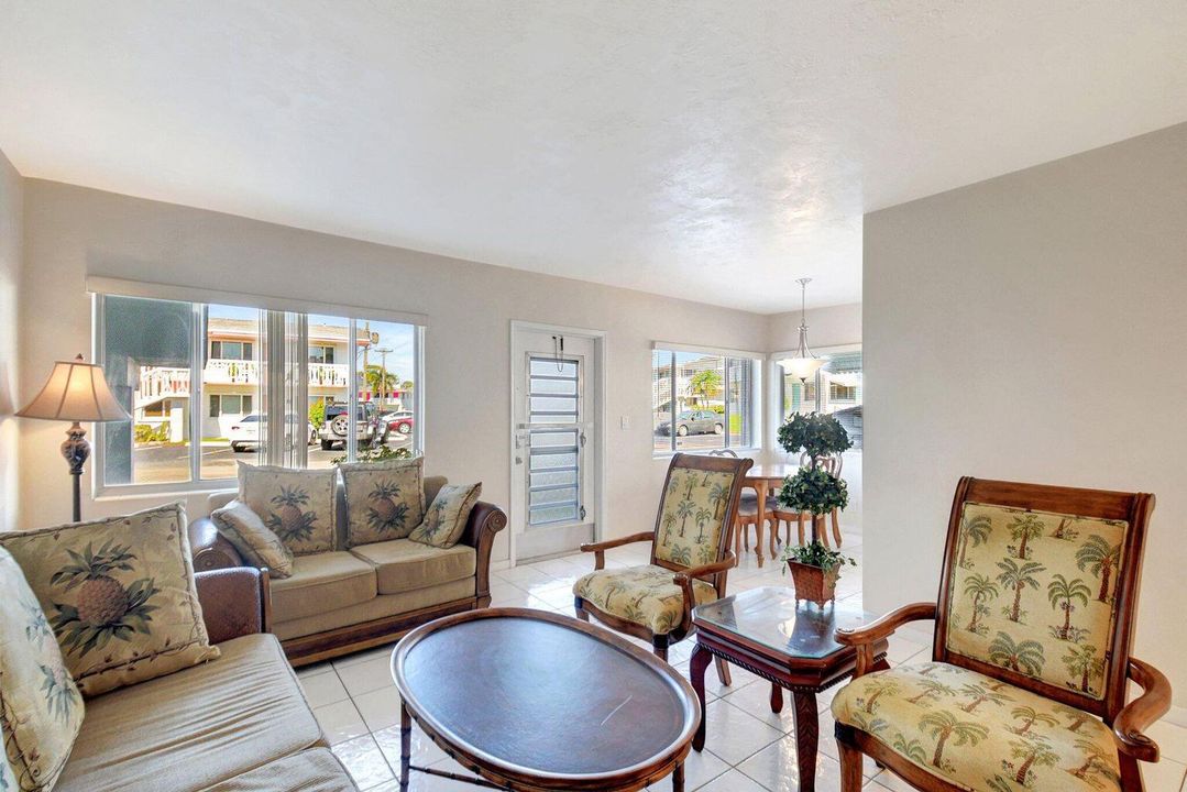 Под контрактом: $125,000 (2 спален, 2 ванн, 867 Квадратных фут)