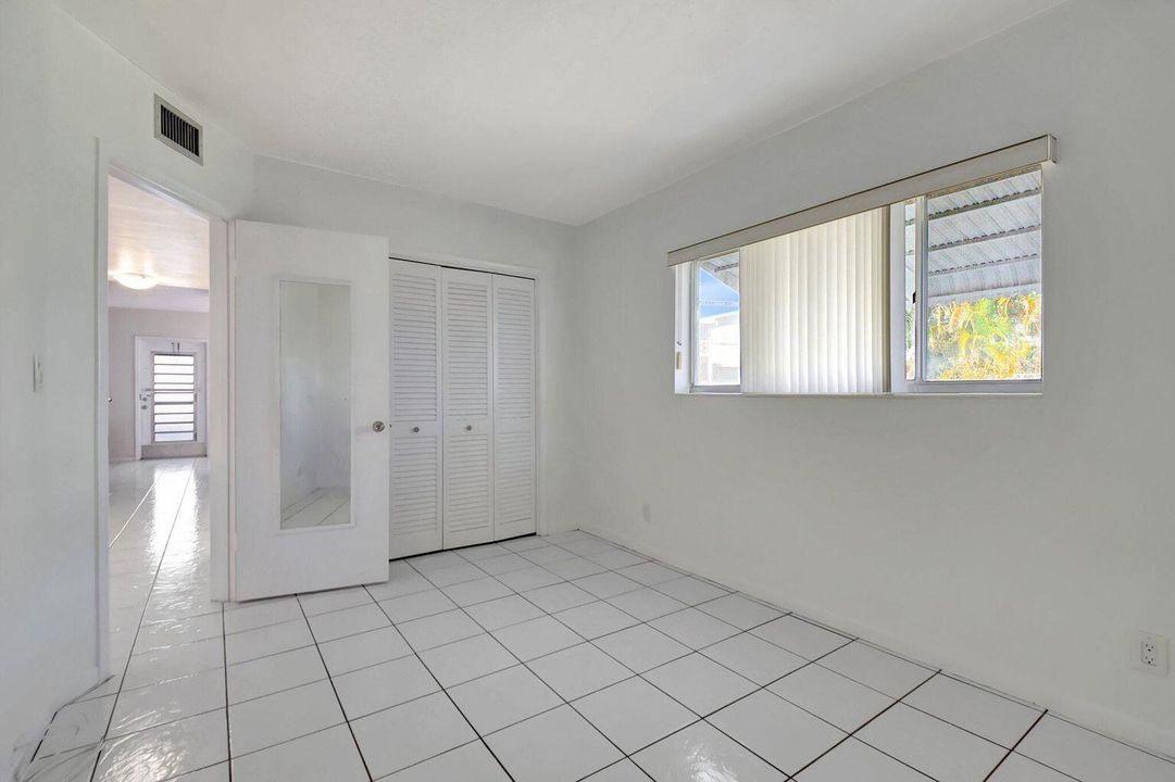 Под контрактом: $125,000 (2 спален, 2 ванн, 867 Квадратных фут)