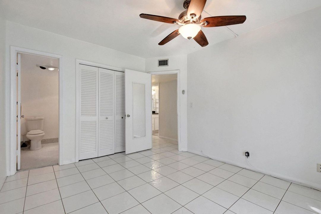 Под контрактом: $125,000 (2 спален, 2 ванн, 867 Квадратных фут)