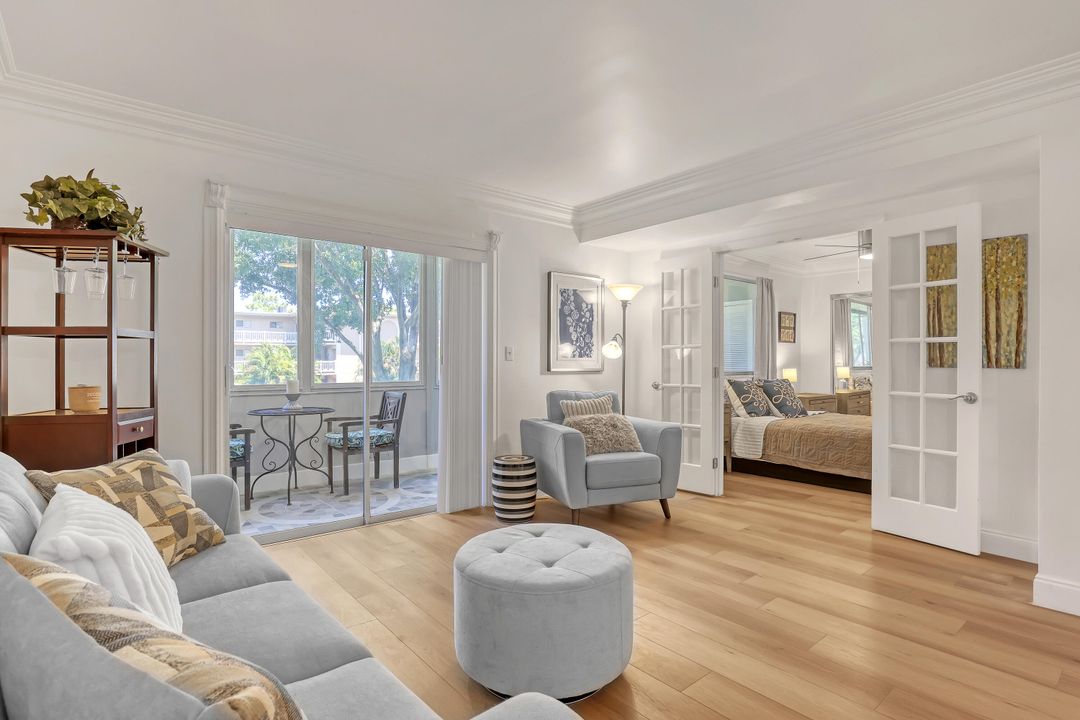 Active With Contract: $95,000 (2 beds, 1 baths, 894 Square Feet)